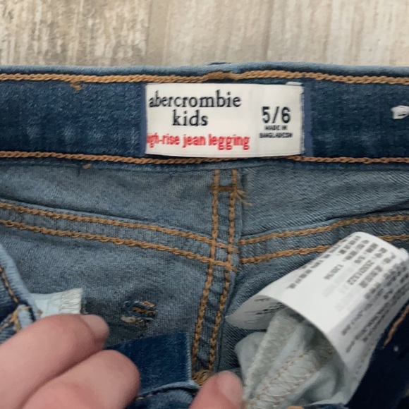 Abercrombie & Fitch High-Rise Jean Leggings Girls 5/6 - Picture 2 of 3